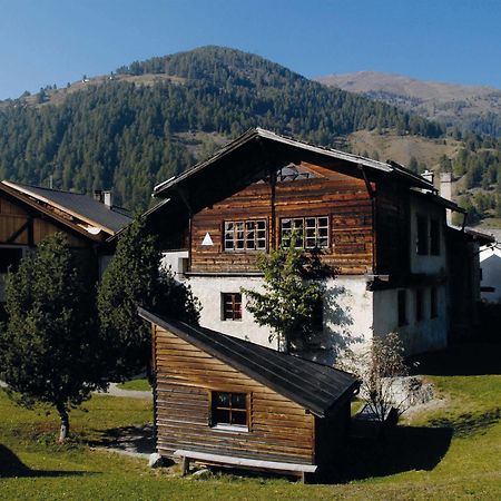 Sta-Maria Youth Hostel Santa Maria Val Muestair Exterior photo